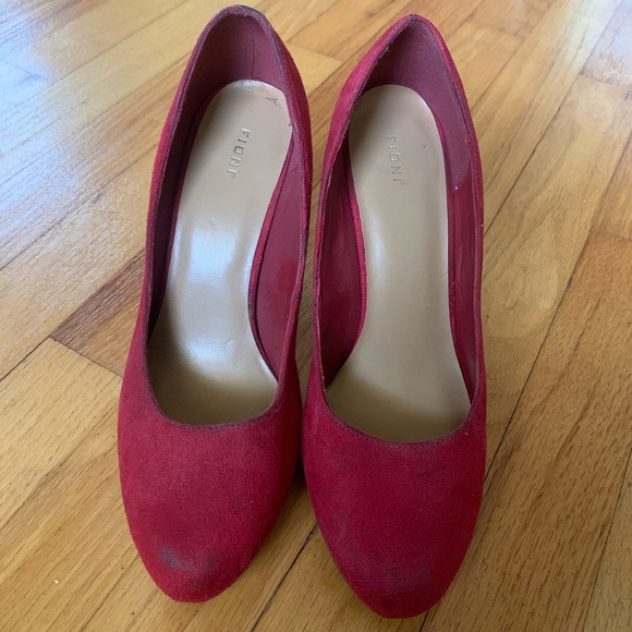 Red shade heels - Picture 4 of 5